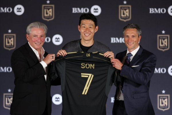 Hiệu ứng vua châu Á! Jersey củ