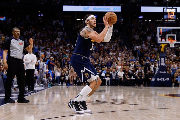 Aaron Gordon thực hiện được 10 quả ba điểm, lập kỷ lục ghi bàn mở tỷ số ba điểm tại NBA của Rozier